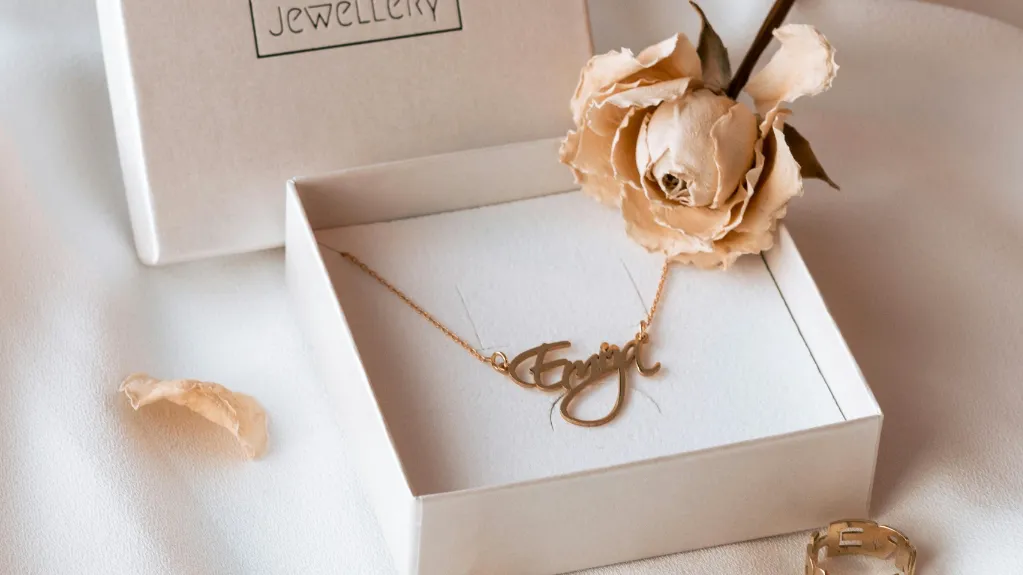 Luxury jewelry box packaging blog feature image 164